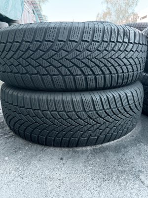 Bridgestone Blizzak LM005 215/70 16