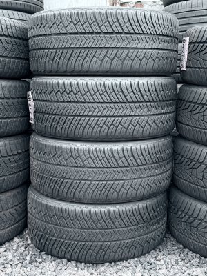 Michelin PA4 235/40 19
