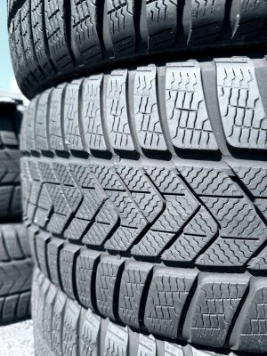 Pirelli Sottozero 3 235/35 20