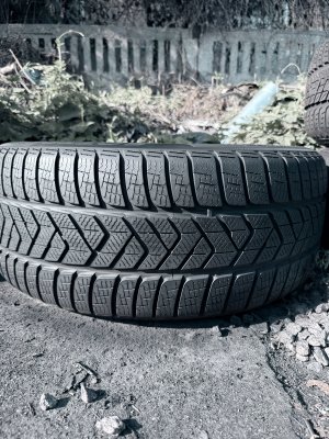 Pirelli Sottozero 3 245/45 19