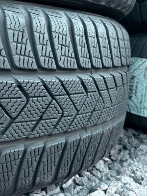 Pirelli Sottozero 3 255/40 20
