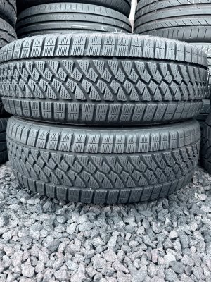 Bridgestone Blizzak W810 215/65 16