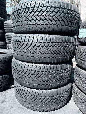 Bridgestone Blizzak LM005 235/55 17