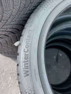 Continental TS870P 235/45 21