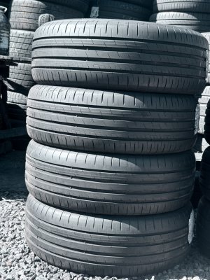 Goodyear Efficient Grip 215/55 17