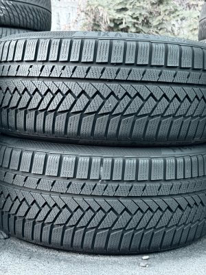 Continental TS850P 215/40 18