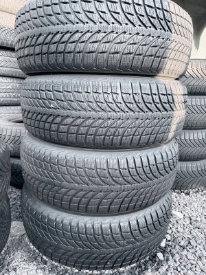 Michelin Alpin LA2 215/70 16