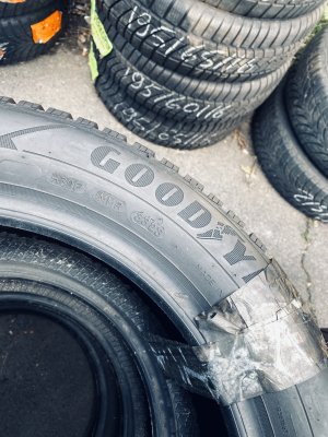 Goodyear UltraGrip Perfomance Gen 1 205/55 16