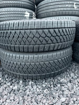 Bridgestone Blizzak W810 205/65 16