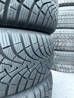 Goodyear Ultragrip 9 205/55 16