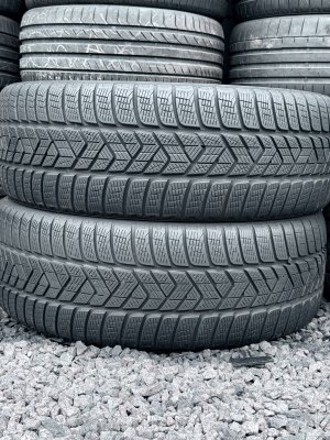 Pirelli Winter Scoprion Elect 235/55 19
