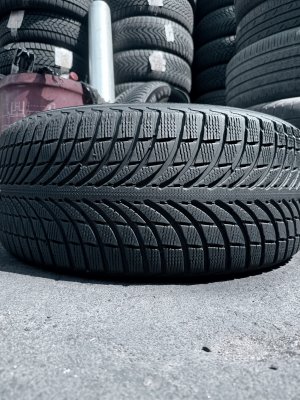Michelin Latitude Alpin LA2 255/45 20