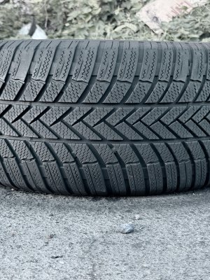 Bridgestone Blizzak LM005 255/55 18