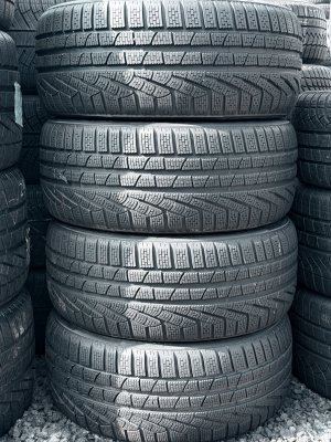 Pirelli SottoZero 240 245/35 20
