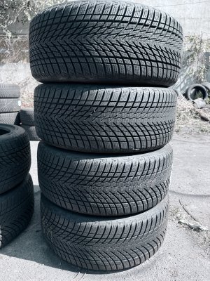 Goodyear Perfomance 3 235/40 19
