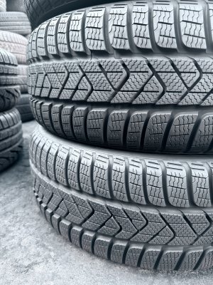 Pirelli Sottozero 3 215/55 17