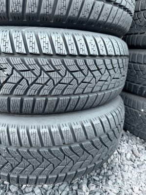 Dunlop WInter Sport 5 215/60 16