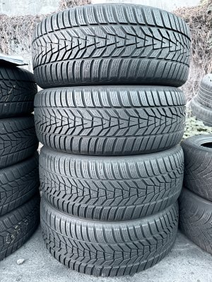 Hankook Winter Icept Evo 3 235/55 17