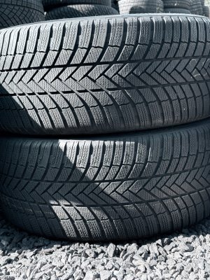 Bridgestone Blizzak LM005 255/40 20