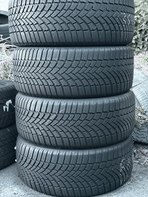 Bridgestone LM005 235/45 18