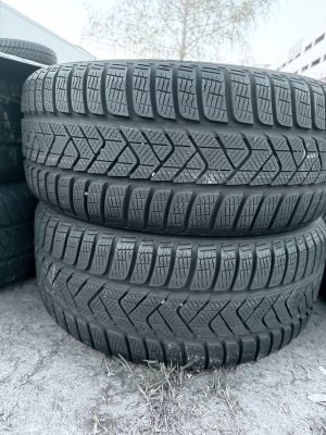 Pirelli Sottozero 3 215/45 17