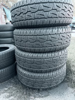 Bridgestone Winter Dueler A/T 255/70 15