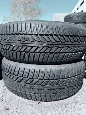 Hankook Icept ION 215/50 19