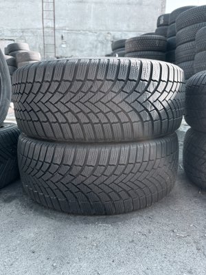 Bridgestone Blizzak LM005 235/45 19