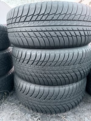Bridgestone LM001 215/55 17