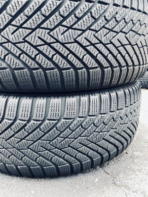 Pirelli Winter Scorpion 2 235/60 18