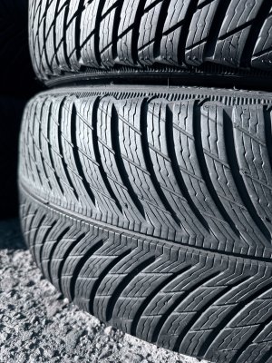 Michelin Pilot Alpin 5 235/40 19