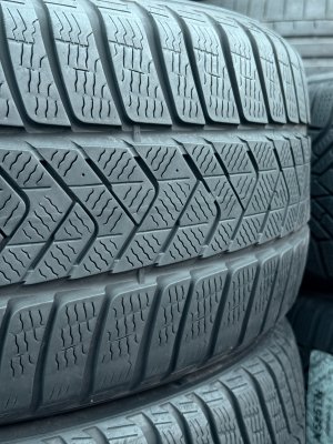 Pirelli Sottozero 3 255/40 20