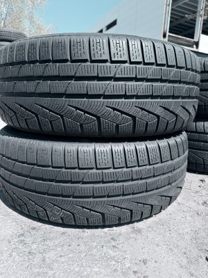 Pirelli SottoZero 210 235/55 18
