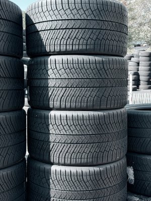 Michelin PA4 295/30 20