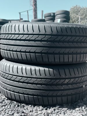Goodyear Efficient Grip RSC 225/45 18