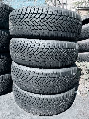 Bridgestone Blizzak LM005 215/60 17