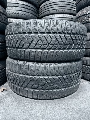 Pirelli Sottozero 3 245/45 18