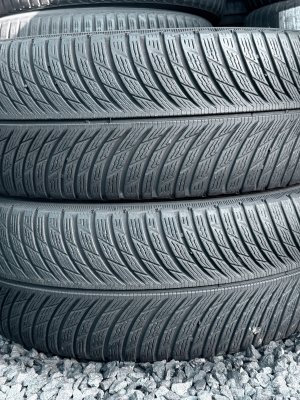 Michelin Pilot Alpin 5 235/45 19