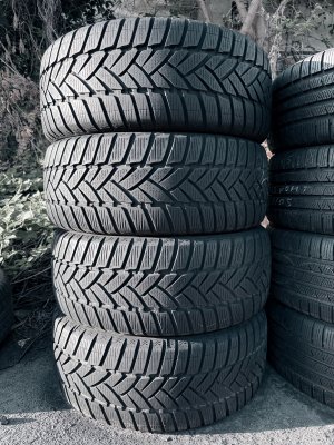 Dunlop SP Winter Sport 235/50 18