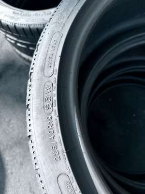 Michelin PA4 225/40 19