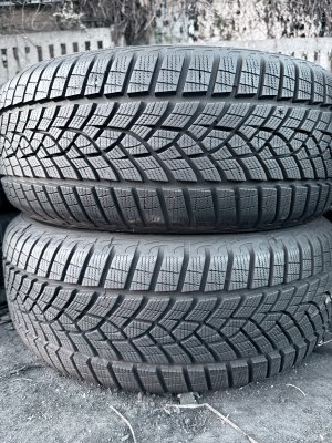 Goodyear UltraGrip Perfomance + 225/55 17