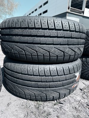 Pirelli SottoZero 210 RSC 255/40 18