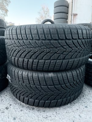 Dunlop SP WinterSport 4D 255/40 18