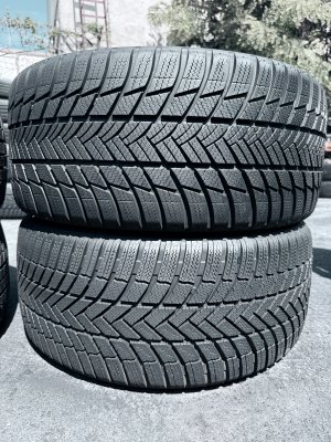 Bridgestone Blizzak LM001 245/40 18