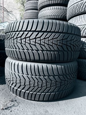 Hankook winter Icept Evo3 235/35 19