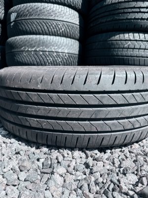 Bridgestone Alenza 001 225/65 17
