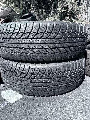 Bridgestone Blizzak LM001 215/65 17