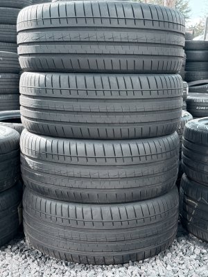 Vredestein Ultrac Vorti 235/40 19