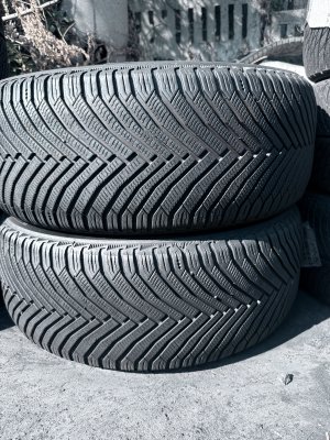 Michelin Pilot Alpin 7 215/50 18