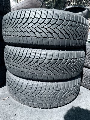 Bridgestone Blizzak LM005 215/65 17
